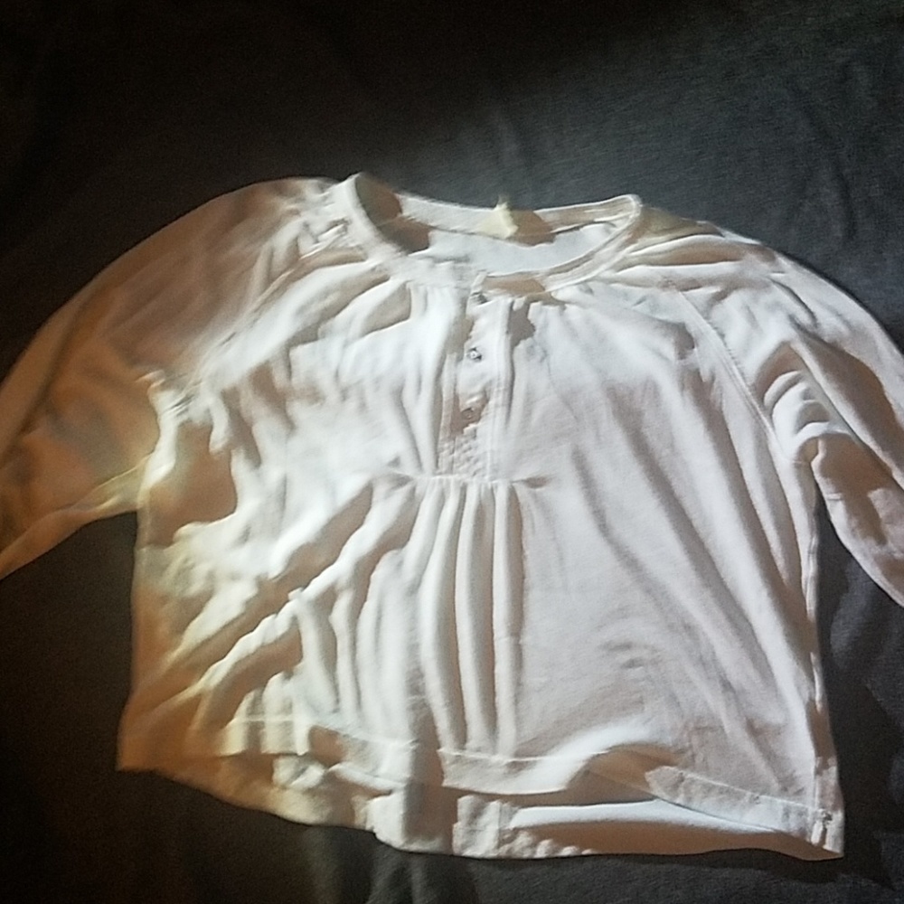 Long sleeve white tee
